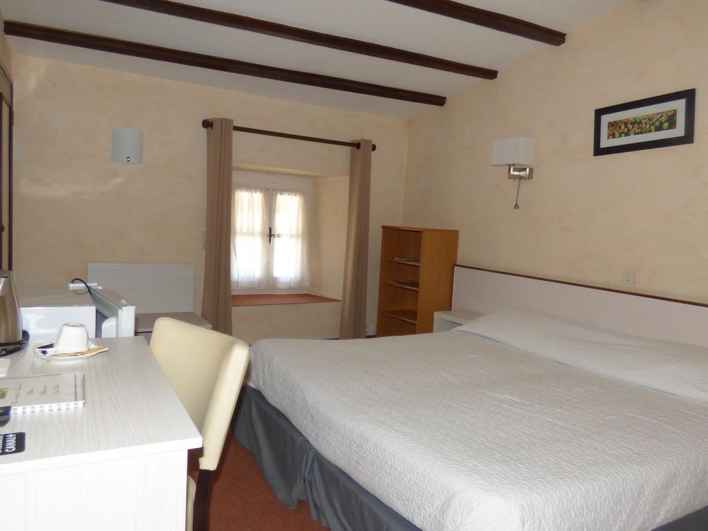Hotel Du Centre Pierrelatte Zewnętrze zdjęcie