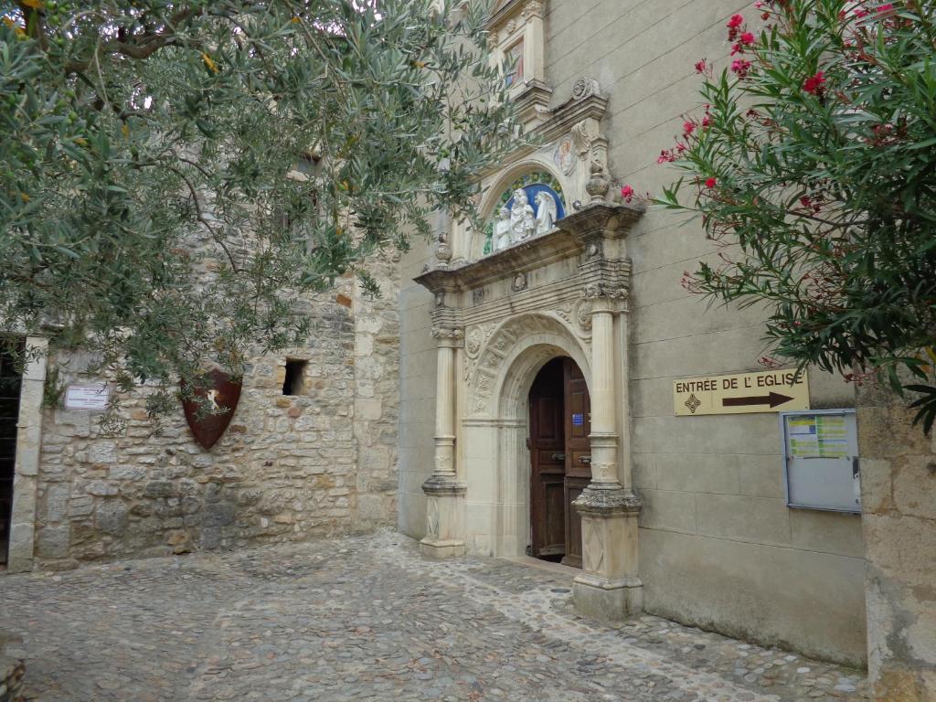 Hotel Du Centre Pierrelatte Zewnętrze zdjęcie